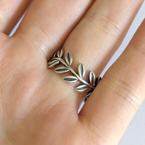 Pandora Laurel Leaves Silver Ring - Picture 2 of 4